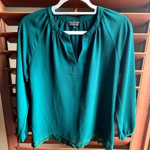 Green Long-Sleeve Blouse with Lace Details - XSP